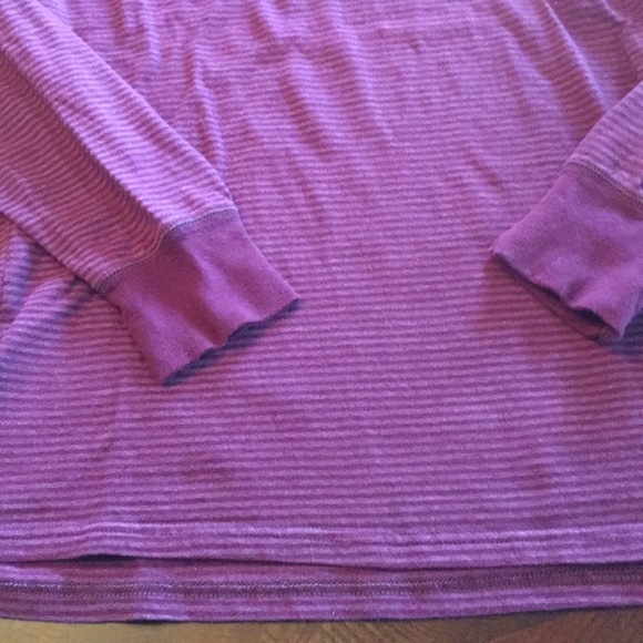 Barely worn long sleeve hanes tee - Picture 4 of 4